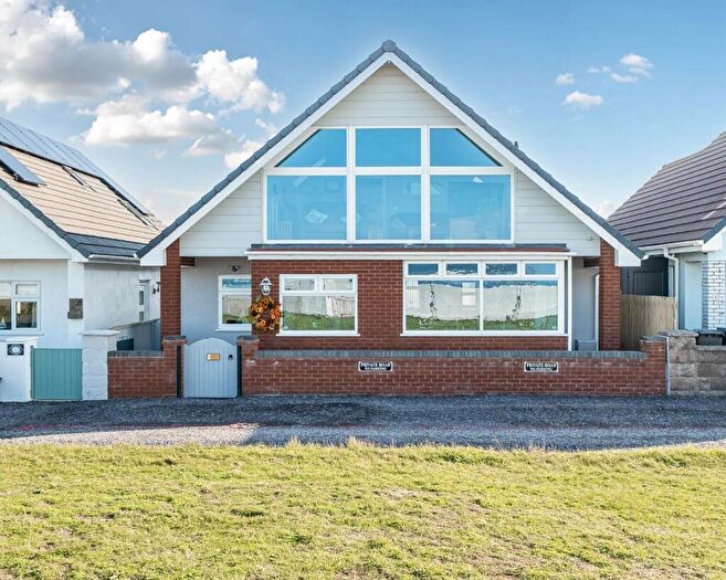 4 Bedroom Detached Bungalow For Sale In The Promenade, Kinmel Bay, Rhyl, LL18