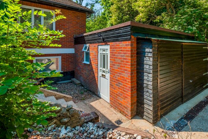 1 Bedroom Maisonette To Rent In Aylmer Drive, Stanmore, HA7