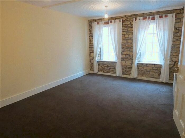 2 Bedroom Flat To Rent In New Road, Chippenham, SN15