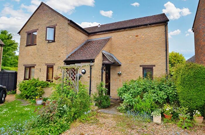 1 Bedroom Semi-Detached House For Sale In West Lane, Emberton, MK46