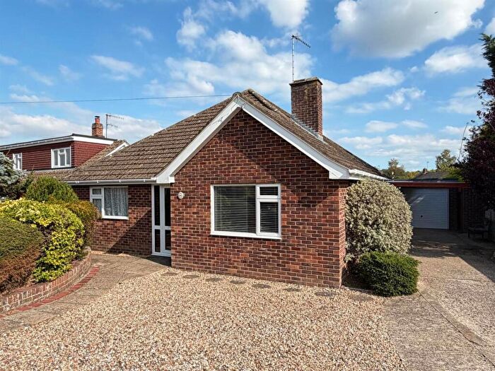 3 Bedroom Detached Bungalow For Sale In Bulbridge Road, Wilton, SP2