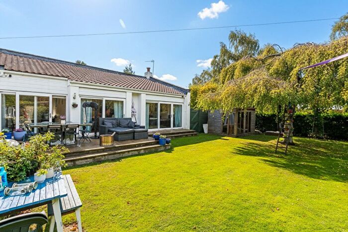 4 Bedroom Detached House For Sale In Barnton Loan, Edinburgh, EH4