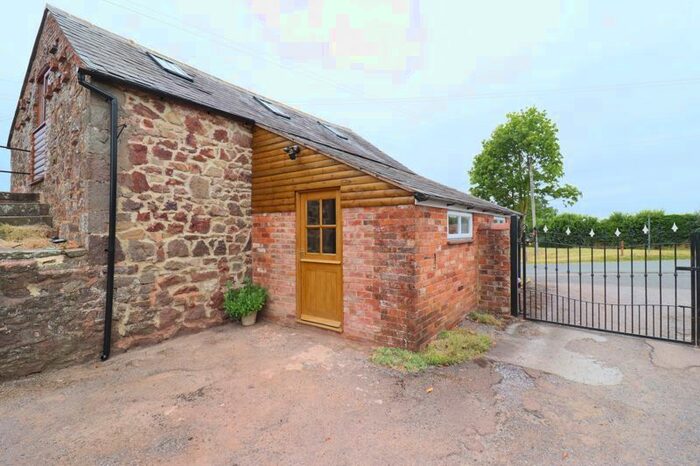 3 Bedroom Country House To Rent In Taynton, Gloucester, GL19