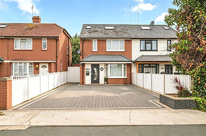 3 Bedroom Semi Detached House For Sale In Addlestone, Surrey, KT15