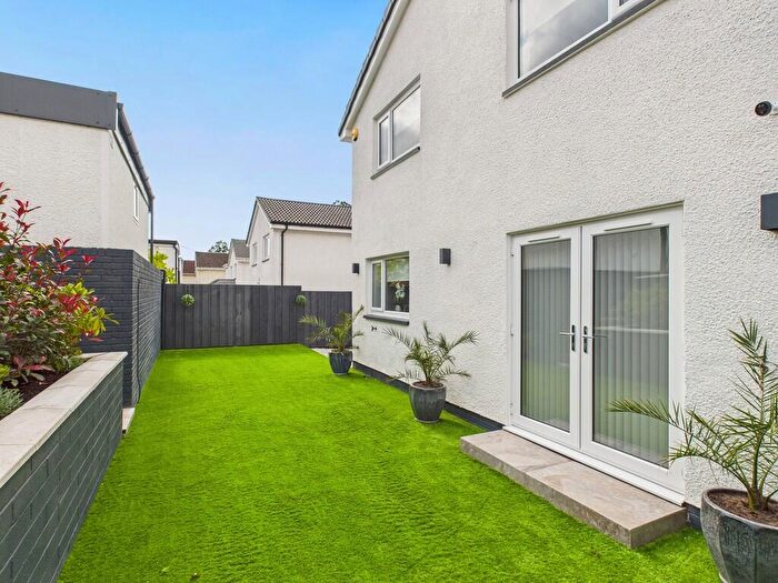 4 Bedroom Detached House To Rent In Stuart Road, Dumbarton, G82