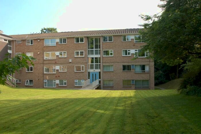 2 Bedroom Flat To Rent In Old Dover Road, Canterbury, CT1