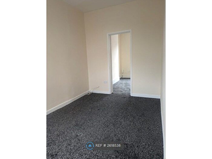 1 Bedroom Flat To Rent In Belper Road, Nottingham, NG7
