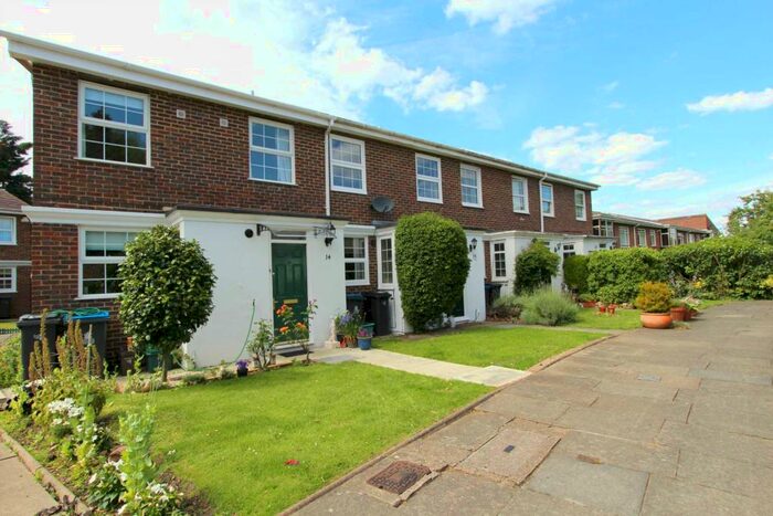 3 Bedroom Terraced House To Rent In Spinney Close, New Malden, KT3