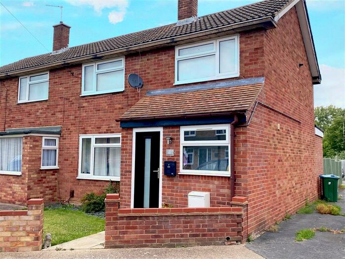 3 Bedroom House To Rent In Wingate Walk, Aylesbury, HP20