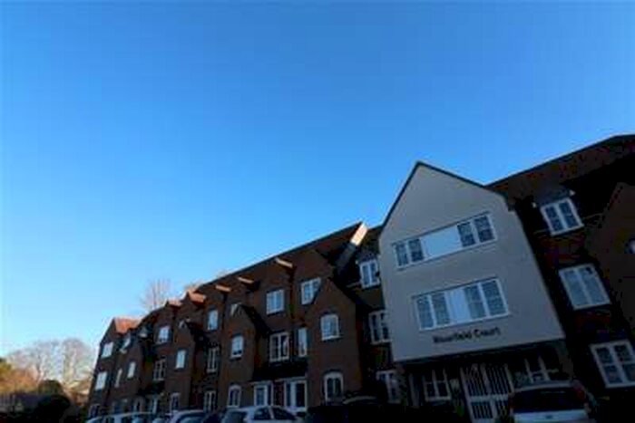 2 Bedroom Flat To Rent In Moorfield Court, CM8