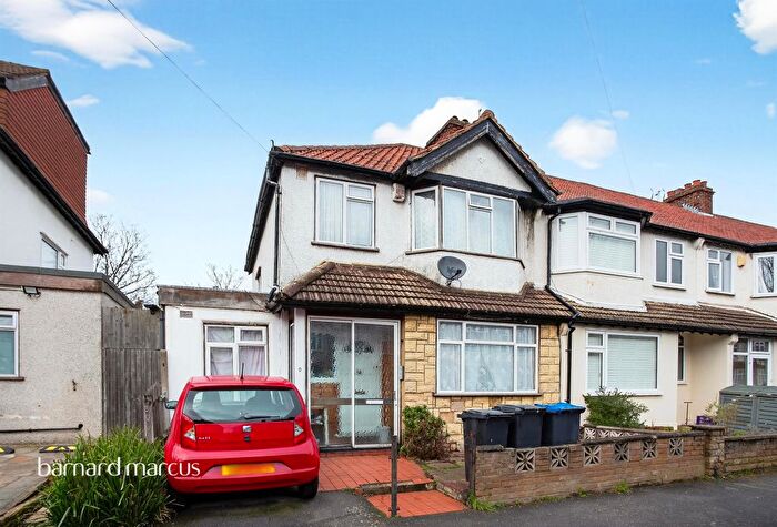 3 Bedroom Terraced House For Sale In Malden Avenue, London, SE25