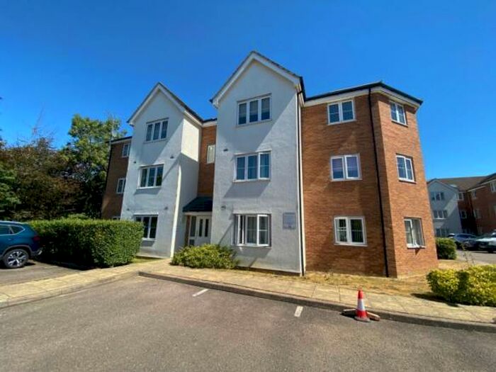 2 Bedroom Flat To Rent In Gregory Gardens, Northampton, NN3