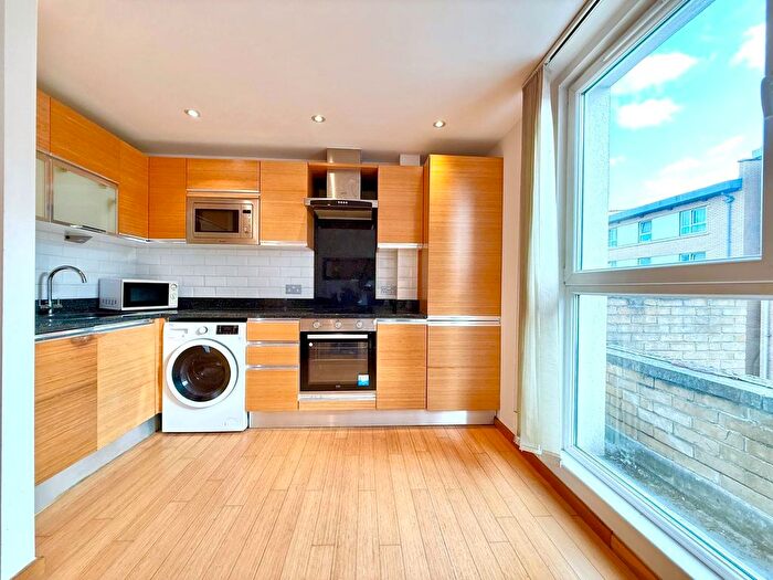 1 Bedroom Flat To Rent In Helion Court, Westferry Road, London, E14