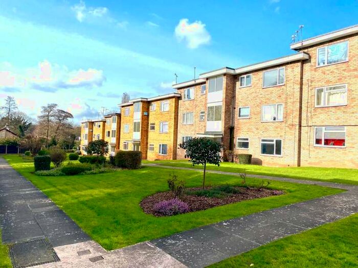2 Bedroom Apartment To Rent In Simon Close, Nuneaton, Warwickshire, CV11