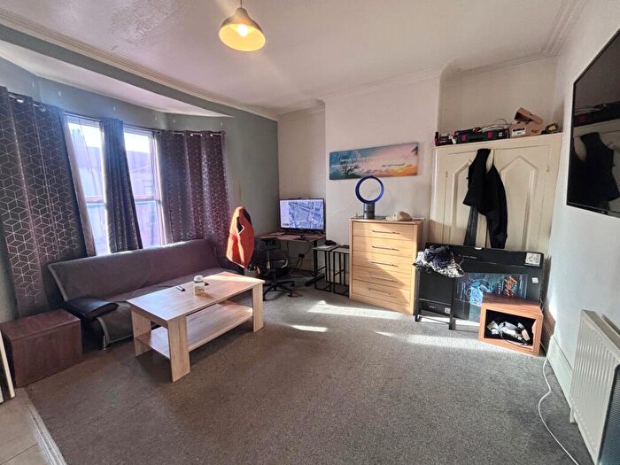 2 Bedroom Flat To Rent In St. Georges Road, Hull, HU3