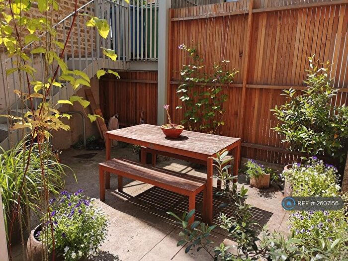 2 Bedroom Flat To Rent In Peckham, London, SE15