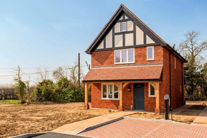 3 Bedroom Detached House To Rent In Goulburn Gardens, Betchworth, RH3