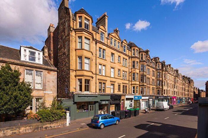 2 Bedroom Flat For Sale In / Lochrin Buildings, Edinburgh, EH3