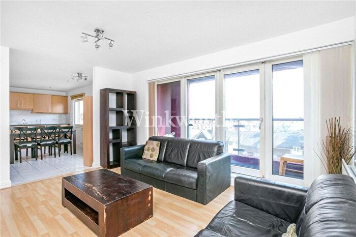 2 Bedroom Apartment For Sale In Crown Close, Winkfield Road, London, N22