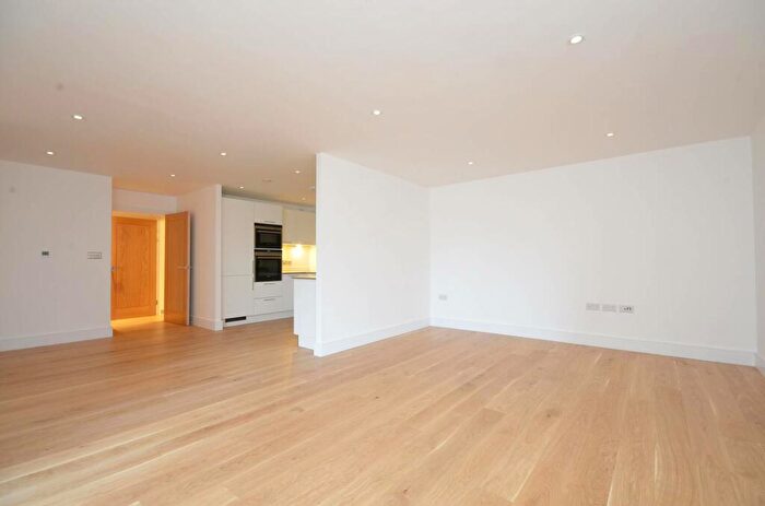 2 Bedroom Flat To Rent In Skerne Road, Kingston, Kingston Upon Thames, KT2