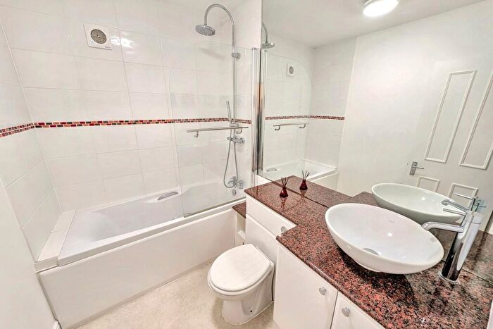1 Bedroom Flat For Sale In East Cliff, BH1
