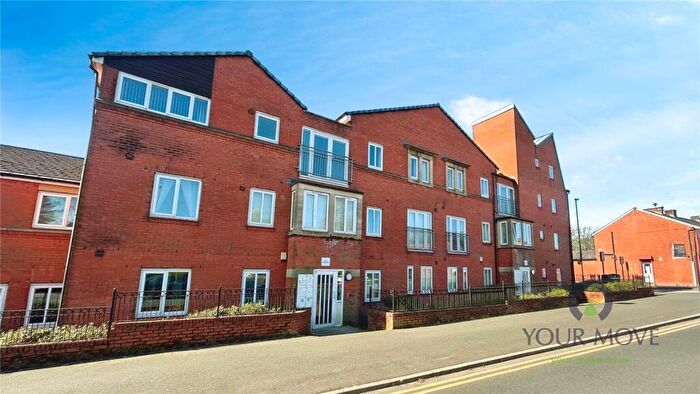 2 Bedroom Flat For Sale In Waverley Street, Oldham, Greater Manchester, OL1
