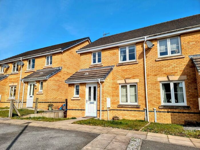 3 Bedroom Terraced House To Rent In Clos Gwaith Brics, Tondu, Bridgend, CF32