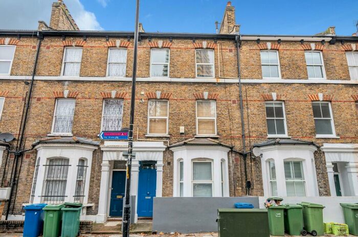 1 Bedroom Flat To Rent In Brook Drive Kennington, SE11