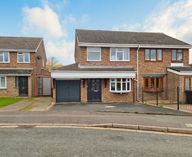 3 Bedroom Semi-Detached House For Sale In Obelisk Rise, Kingsthorpe, NN2