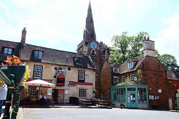 2 Bedroom Flat For Sale In Firs Avenue, Uppingham, Oakham, LE15