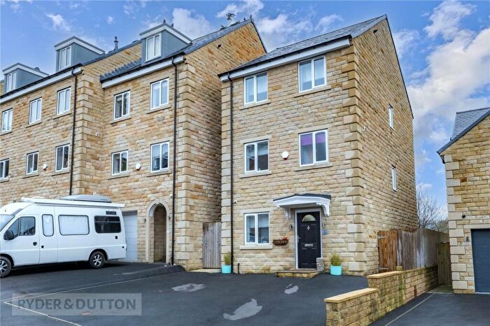 3 Bedroom Town House For Sale In Park View, Holmfield, Halifax, West Yorkshire, HX2