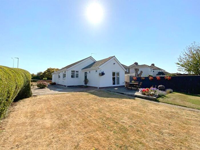 4 Bedroom Detached Bungalow For Sale In Fairway, Waltham, Grimsby, DN37