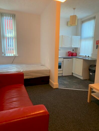 1 Bedroom Flat To Rent In Eccles Old Road, Salford, M6