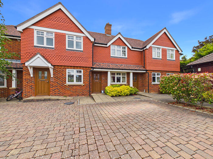 2 Bedroom Apartment To Rent In Portlock Road, Maidenhead, Berkshire, SL6