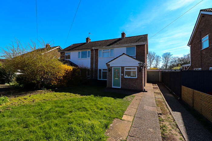 3 Bedroom Semi Detached House For Sale In Elm Drive, Offord Cluny, St. Neots, Cambridgeshire, PE19