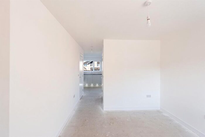 2 Bedroom Semi-Detached House For Sale In Gigha House, Houldsworth Street, Blairhall, KY12