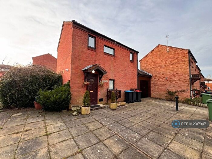 3 Bedroom Detached House To Rent In The High Street, Two Mile Ash, Milton Keynes, MK8