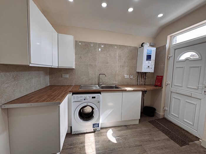 3 Bedroom Flat To Rent In Evington Road, Leicester, LE2