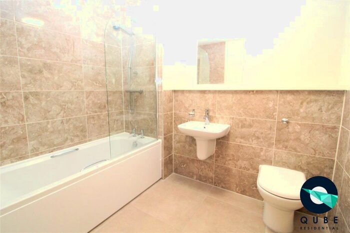 2 Bedroom Flat To Rent In Bridgewater Point, Ordsall Lane, Salford, M5