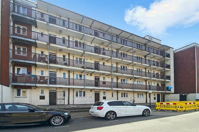 5 Bedroom Flat To Rent In Welstead House, Cannon Street Road, Whitechapel, E1