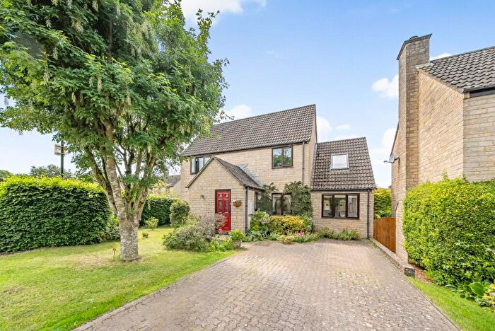 4 Bedroom Detached House For Sale In Linacre Crescent, Cirencester, Gloucestershire, GL7
