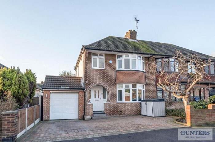 3 Bedroom Semi Detached House For Sale In Ambleside Road, Bexleyheath, DA7