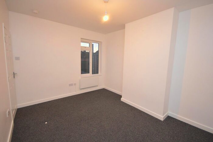 2 Bedroom Flat To Rent In Club Street, Kettering, NN16