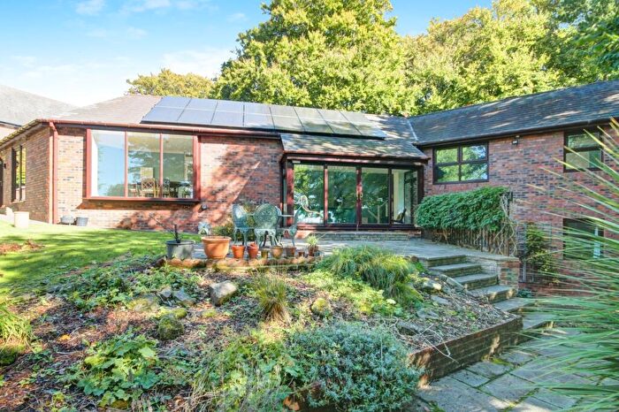 4 Bedroom Detached House For Sale In Grove House Drive, Gilesgate, Durham, DH1