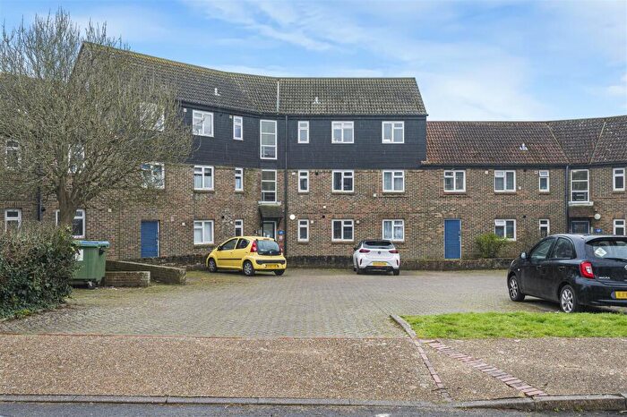 1 Bedroom Flat For Sale In Cavendish House, Collingwood Close, Peacehaven, BN10