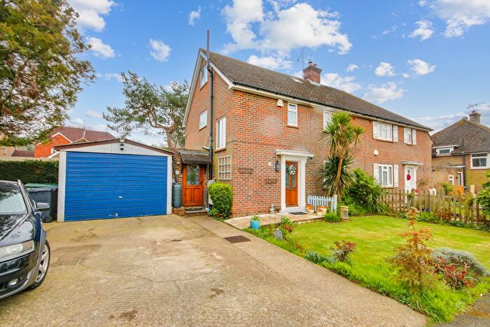 4 Bedroom Property For Sale In Gwynne Gardens, East Grinstead, RH19