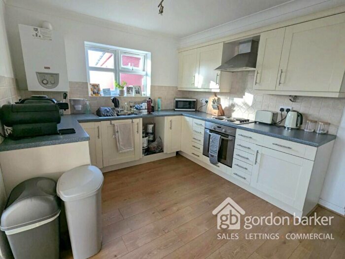 2 Bedroom Flat To Rent In Belle Vue Road, Bournemouth, Dorset, BH6