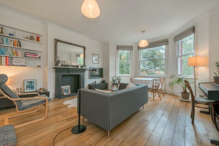 2 Bedroom Apartment To Rent In Grove Road, London, NW2