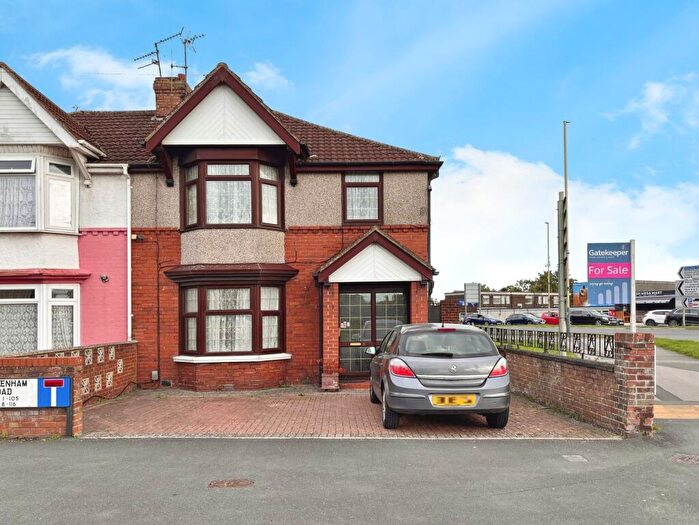 3 Bedroom Semi-Detached House For Sale In Shrivenham Road, Swindon, Wiltshire, SN1