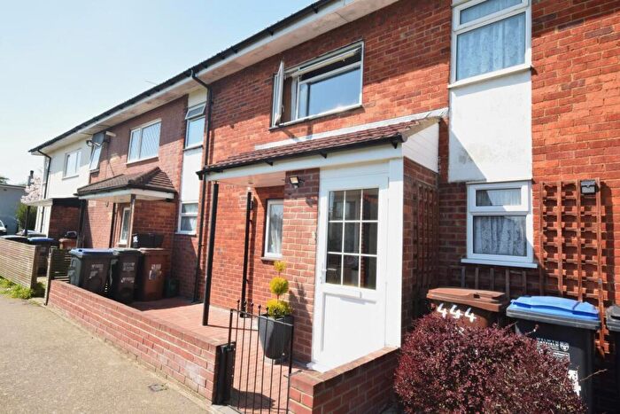 3 Bedroom House To Rent In Cherry Way, Hatfield, AL10